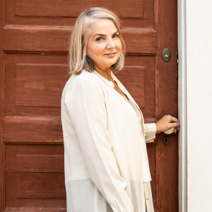 Renee Wood Renee Wood Headshot